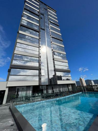 Apartamento à venda no bairro Meia Praia, undefined, Referencia: 1013